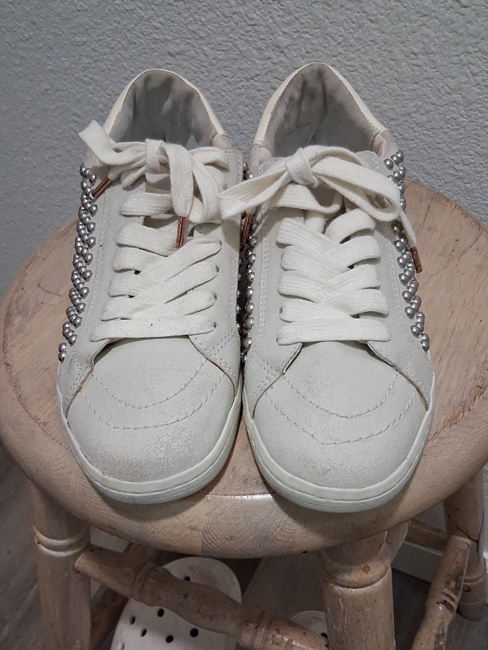 Women's Cream/Silver Stud Casual Lace-Up Sneakers